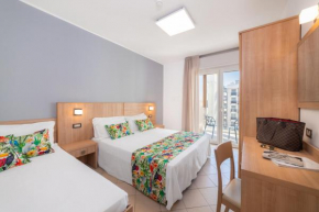 Гостиница Hotel Amalfi - Smart Hotel  Риччоне